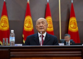 «Күчтүү парламент болгон жерде стабилдүүлүк болот». Мурдагы төрага Медеткан Шеримкулов депутаттарга кайрылды