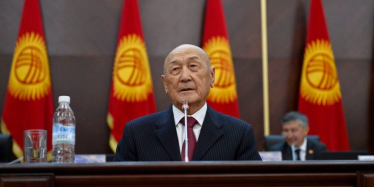 «Күчтүү парламент болгон жерде стабилдүүлүк болот». Мурдагы төрага Медеткан Шеримкулов депутаттарга кайрылды