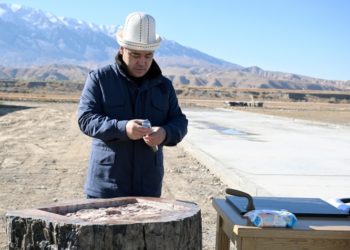 «Нарын облусун жарык менен камсыздай алат». Садыр Жапаров Куланак ГЭСинин курулушуна  старт берди