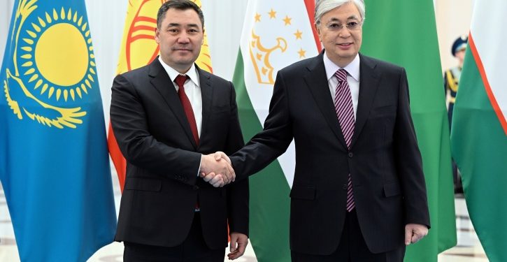 Садыр Жапаров менен Касым-Жомарт Токаев жолукту. Эмнелер талкууланды?