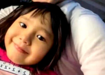 «Кызымдын сөөгү жээкке чыгып калса, чөөлөр жеп кетет деп корком». Июлда көлгө чөгүп кеткен Аишаны ата-энеси издөөнү улантууда