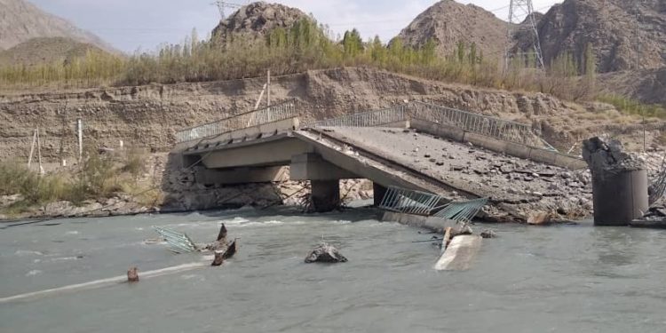 Баткен районунун айрым калктуу конуштарын калыбына келтирүү боюнча кошумча чаралар жөнүндө жарлыкка кол коюлду