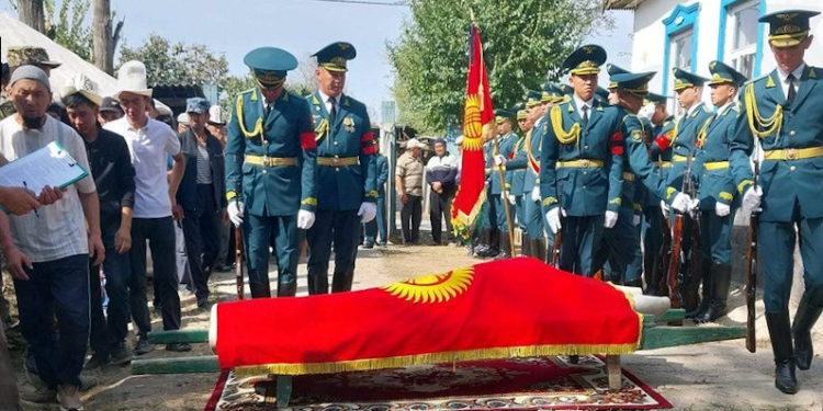 Баткен облусунда каза болгон жарандардын үй-бүлөлөрүнө 1 миллион сомдон берилет