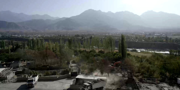 Тажикстандын кол салуусунан кийин бир да үйү соо калбаган Капчыгайда жаңы айыл курулат