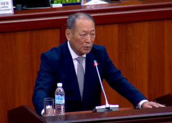 Экс-спикер Матубраимов депутаттарга: «Импичмент жарыялоого толук укугуңар бар»