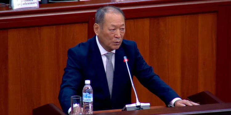 Экс-спикер Матубраимов депутаттарга: «Импичмент жарыялоого толук укугуңар бар»