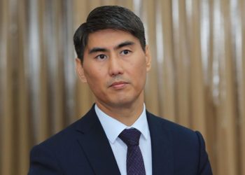 Мадумаров: «Чечимге кол койбой койгон Айдарбековду төрагалыктан кетиребиз деп интрига болууда»