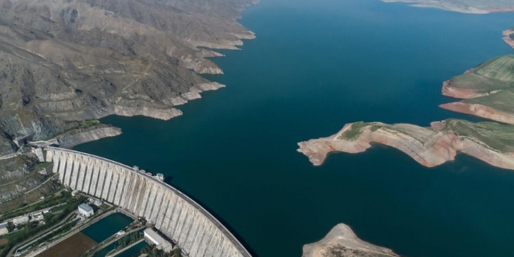 «Кемпир-Абадды Өзбекстанга өткөрүүнү токтотуу керек». Оппозициялык кыймыл билдирүү таратты