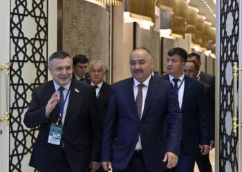 Спикер Нурланбек Шакиев Өзбекстандын Олий Мажлисинин Мыйзам чыгаруу палатасынын төрагасы менен жолугушту