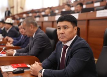 Депутат Тазабек Икрамов: «Саясий кысымга алуу кырдаалдын курчушуна алып келет!»