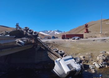 «Бетон шакекчелер жолду жаап калган». Өтмөк ашуусунда жол кырсыкта 1 адам жабыркады