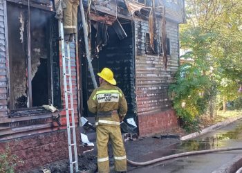 Бишкектеги кафеден чыккан өрт толугу менен өчүрүлдү. Жабыркагандар жок