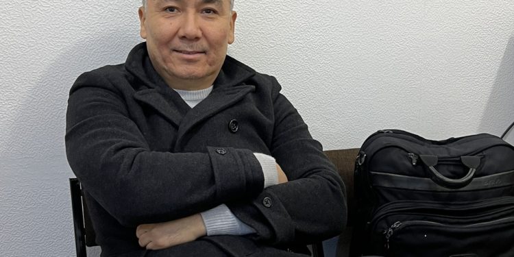 Кемпир-Абад: Экс-депутат Равшан Жээнбеков кармалды