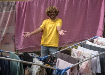 «Мен конок эмесмин, мен кардармын». Блогер Варламов Орусиядан келгендердин оозун жаппай, кулак салууга чакырды