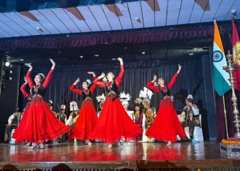 Индияда «Кыргыз жери» ыры жаңырып, кыргыз бийи бийленди (видео)