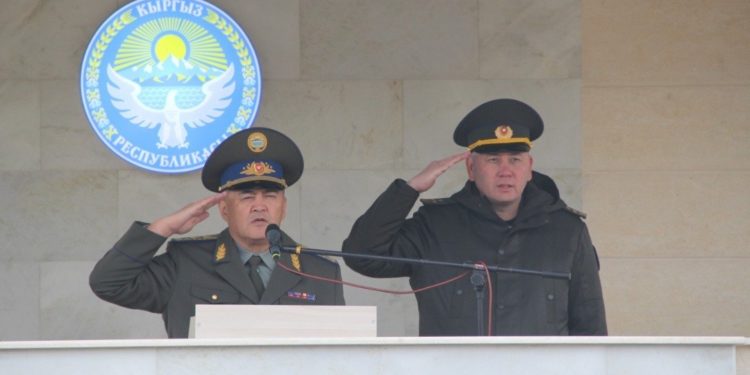 Ташиев жаш жоокерлердин аскердик ант берүүсүнө катышты