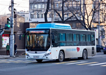 «Социалдык жарылууга алып келет. Эл кыйналып жатат». Депутат жол кирени көтөрүүгө каршы болду