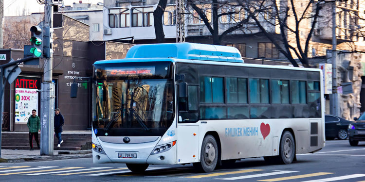 «Социалдык жарылууга алып келет. Эл кыйналып жатат». Депутат жол кирени көтөрүүгө каршы болду