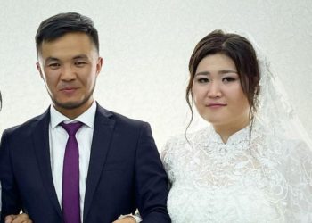 Актриса Динара Багышбаева көз жарды (видео)