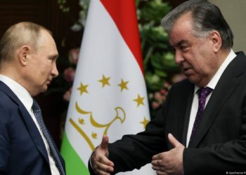 Рахмон Путинге: «Бизге сый мамиле кылышыңарды каалайбыз. Биз жакыр өлкө эмеспиз!»