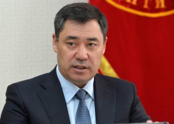 «Кемпир-Абад боюнча бузукулук кылып жаткандар, эсиңер барда этегиңерди жыйгыла!». Садыр Жапаров үн катты