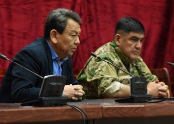 Жапаров Суваналиев тууралуу: «Акыл үйрөтсө тим эле укмуш. Ишке келгенде нөл болушат»