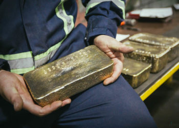 «Кумтөрдүн» алтын чуусу боюнча түзүлгөн комиссиянын депутаттары кенге барышат