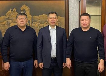 Ташиев курал алып барганбы? Мамытов менен урушканбы? Садыр Жапаров «эмоцияга алдырып койду» дейт