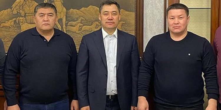 Ташиев курал алып барганбы? Мамытов менен урушканбы? Садыр Жапаров «эмоцияга алдырып койду» дейт