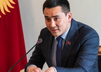 «Жаңы форматка өттүк». Жаныбек Абиров эмне үчүн «Ата-Журт Кыргызстан» фракциясынан бөлүнгөнүн айтты