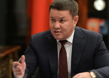 Талант Мамытов: «Парламентке эки ящик автомат алып киришерин билген эмесмин»