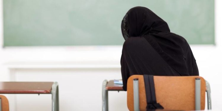 «Жоолук маселеси мектептин олуттуу көйгөйүнө айландырылбашы керек». Муфтият депутатка жооп берди