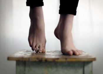 «Өлгүчө ар кимдин астынан таап келип жашатып кал» деген кат таштап жанын кыйган келиндин иши боюнча милициянын маалыматы