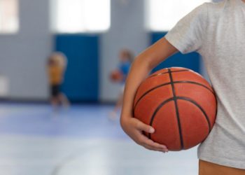 Акылбек Жапаров: «Мектептерде дене тарбия мугалиминин орду үчүн күрөш жүрүп жатат»