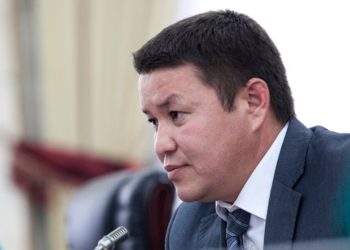 Талант Мамытов Жогорку Кеңештин төрагалыгынан кетти