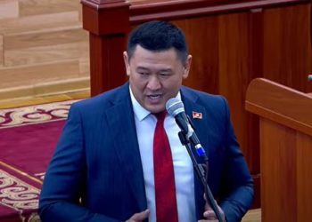 Депутат спикер менен чогуу вице-спикерлерлер да кетиши керектигин айтты