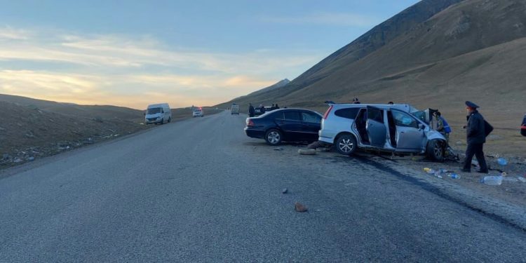 «Абалдары жакшы дешти». Бишкек-Ош жолунда 7 адамдын өмүрүн алган кырсыкта жабыркаган 2 жаран ооруканада