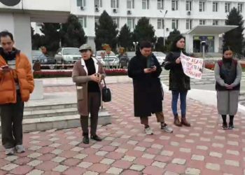 Ошто да Кемпир-Абад маселеси боюнча митинг болуп өттү