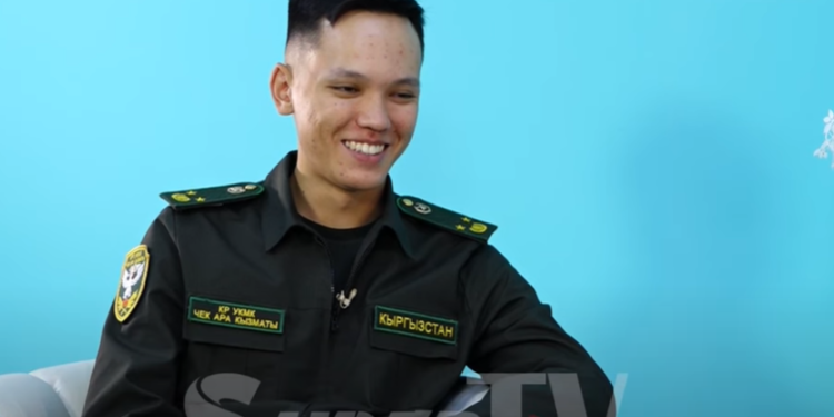 «Краш» атыккан чек ара кызматкери: «Ата-энем тирүүсүңбү деп чалып жатышты»