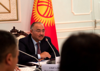 Нурланбек Шакиев Жогорку Кеңештин басма сөз кызматын күчтөндүрүү керектигин айтты