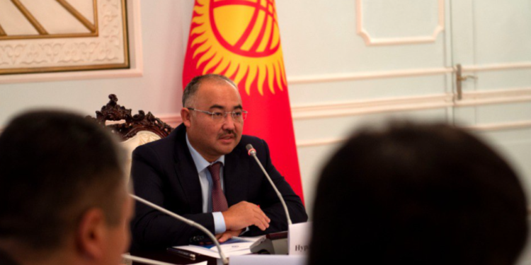 Нурланбек Шакиев Жогорку Кеңештин басма сөз кызматын күчтөндүрүү керектигин айтты