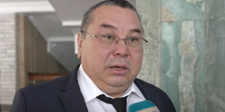 Балбак Түлөбаев: «Чыңгыз Айдарбековдун ордунда болсом, күн тартипке коймок эмесмин»