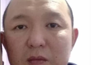 Бишкекте аял жарым жыл мурда үйүнөн чыгып кеткен бойдон дайынсыз болуп жаткан күйөөсүн издеп жатат