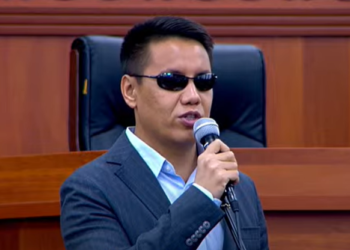 Депутат Бекешев: «Бири-бирибизге тийишпейли. Мандатты сыйлайлы»