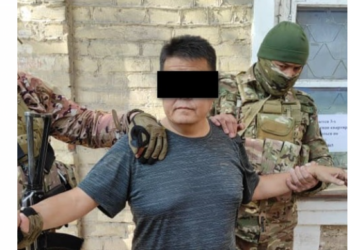 «2 миң доллар талап кылган». Кара-Балта мэриясынын бөлүм башчысы кармалды