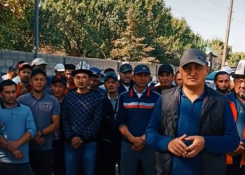 «Элдин жүрөгү ыйлап жатат». Баткендин Жаңы-Жер айылынын тургундары Садыр Жапаровго кайрылышты