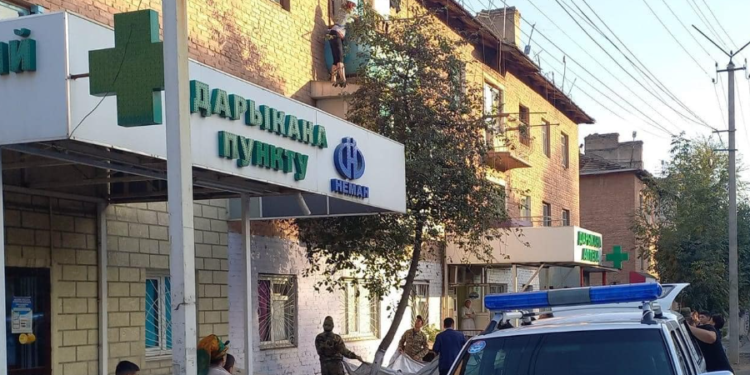 «Мас болгон». Жалал-Абадда боюн таштоого аракет кылган аялдын видеосу тарады