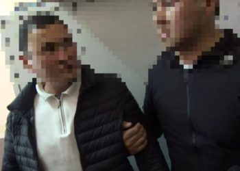 «500 доллар талап кылган». Ноокат райондук сотунун сот аткаруучусу кармалды (видео)