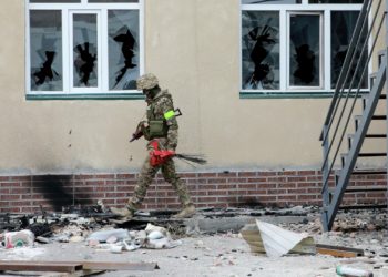 Депутат: «Баткенде чек арадагы окуяларды согуш деп атоого болобу?»