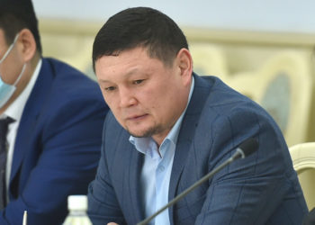 «Саясатчы болуу бизде баш оору экен». Сыймык Жапыкеев соцтармакта жаңы пост жарыялады